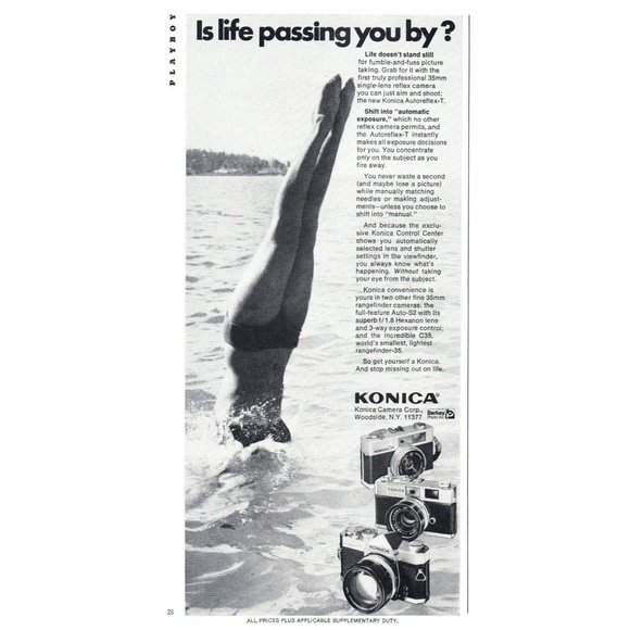 1971 Konica Film SLR Camera Vintage Print Ad Bikini Diving Legs Lake Wall Art - Picture 1 of 2
